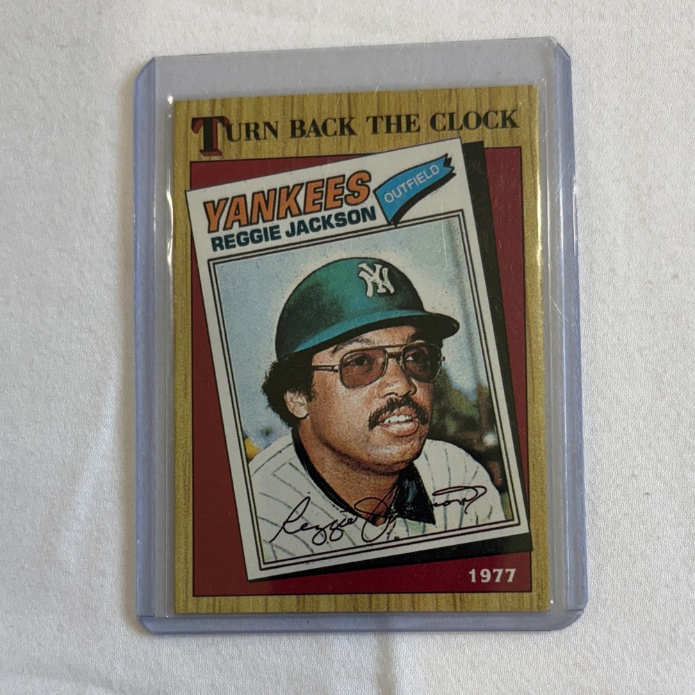 Topps Yankees Reggie Jackson Card - Red and Gold